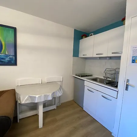 Les Pieds Dans L'eau Apartment