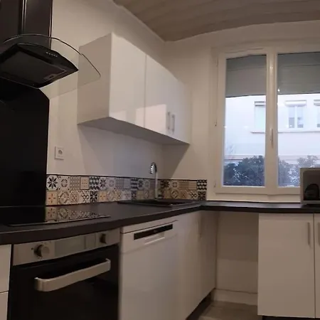 Les Pieds Dans L'eau 帕拉瓦莱弗洛